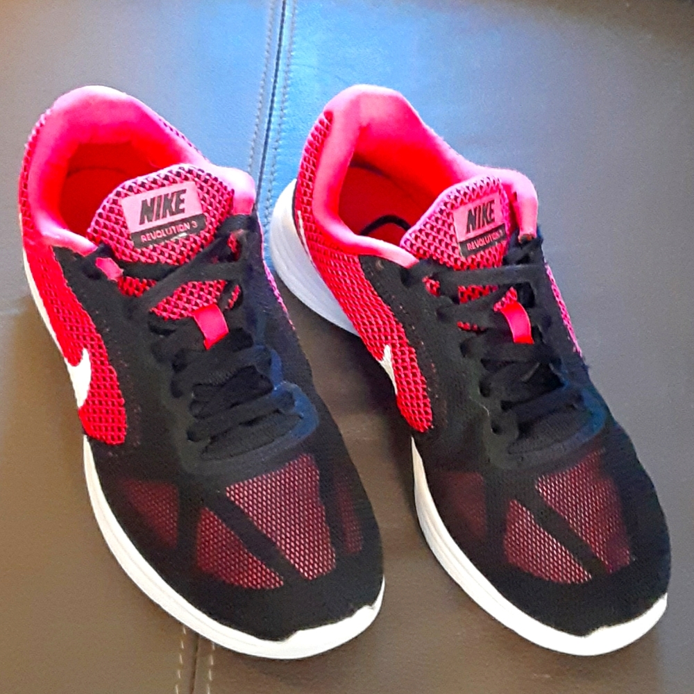 Nike Hot Pink Revolution 3 joggers U.S. size 7